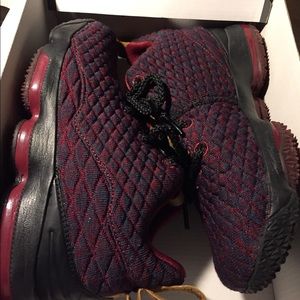 LEBRON JAMES sneakers size 1Y kids